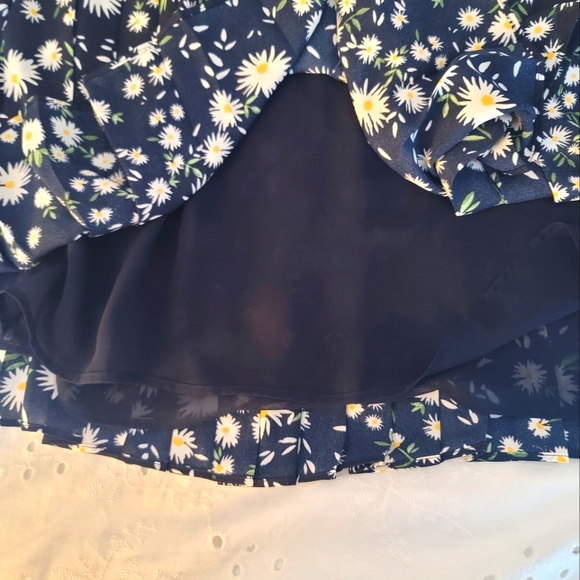 Tommy Hilfiger pleated daisy print skirt - Picture 4 of 5